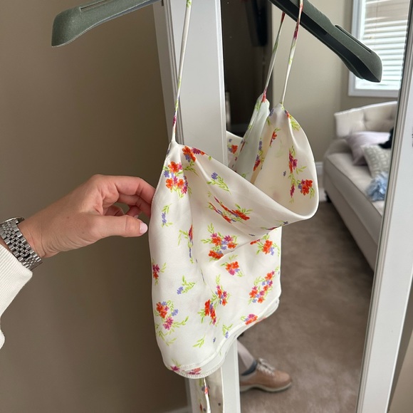 2/$20 Zara floral romantic tie back style halter top size small never worn - Picture 6 of 7